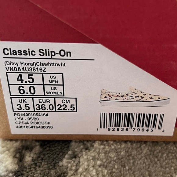 NIB VANS SLIDES - Picture 5 of 5